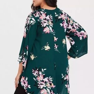 NWT Torrid Floral Green Women's Kimono
